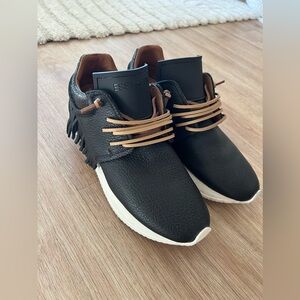 Esse ut Esse Black Fringe Sneakers